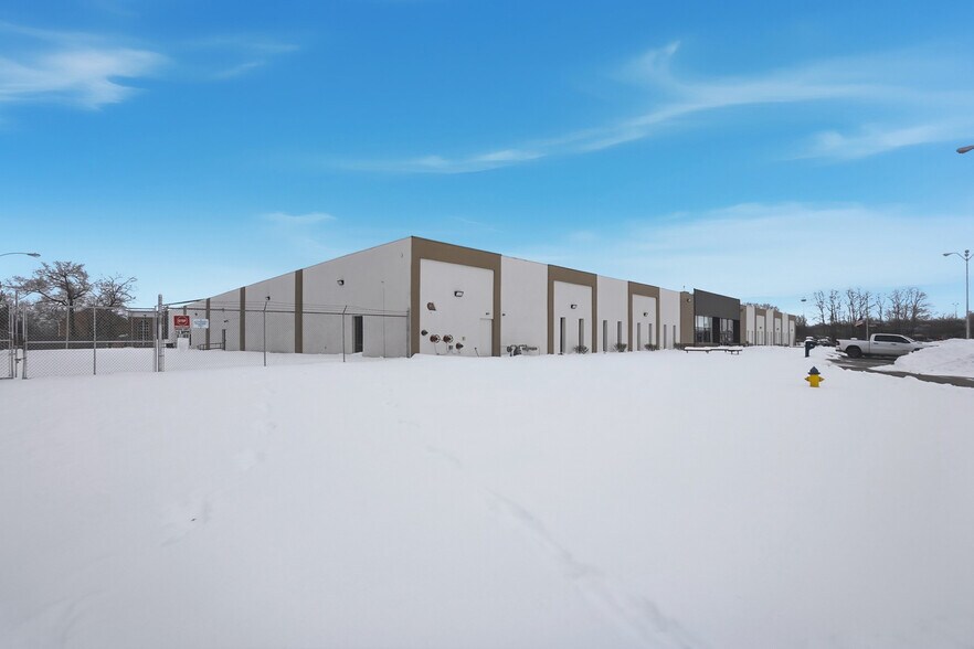 More Photos Of 110 W Leffel Ln, Springfield Service For Lease