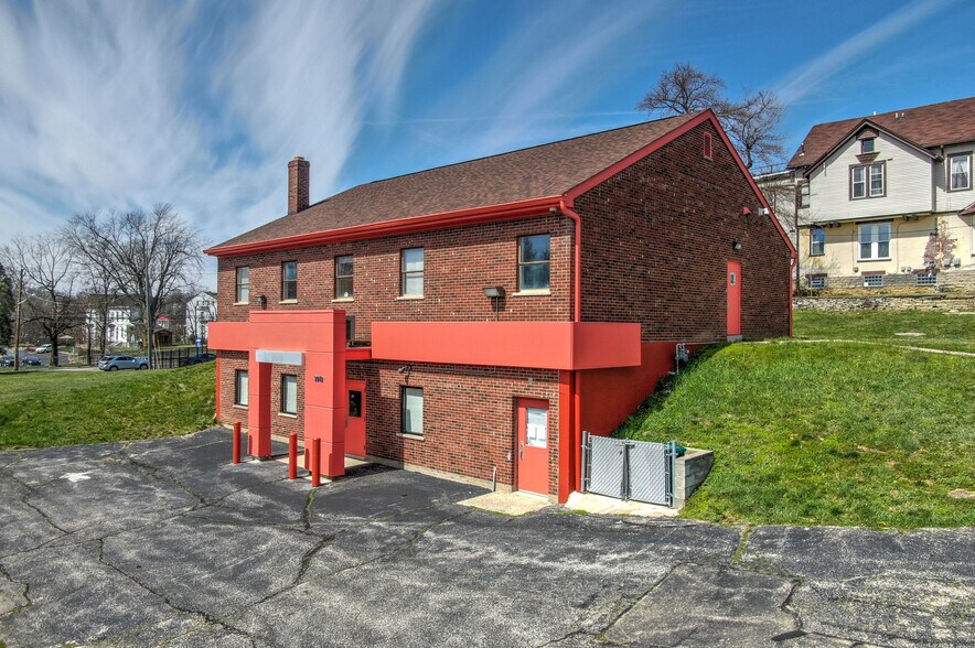 More Photos Of 2918 Price Ave, Cincinnati Office For Lease