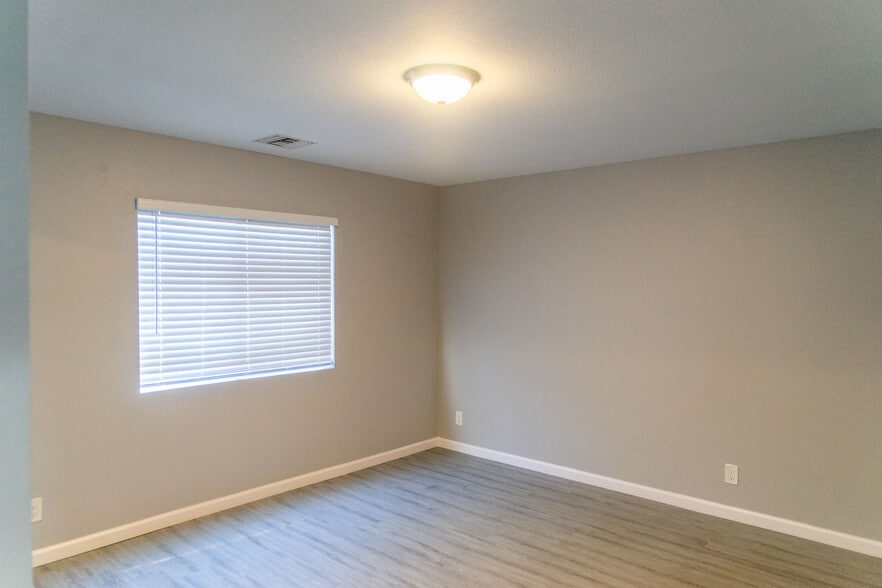 More Photos Of 2506 E 6th St, Long Beach Multifamily For Sale