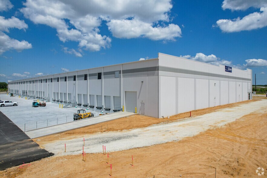 More Photos Of 8099 Five Chop Rd, Santee Warehouse For Lease