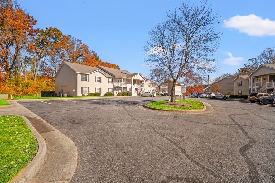 More Photos Of 2612 Guyer St, High Point Apartments For Sale