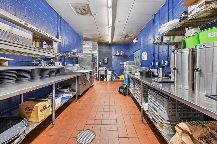 More Photos Of 1405 Gornto Rd, Valdosta Restaurant For Sale