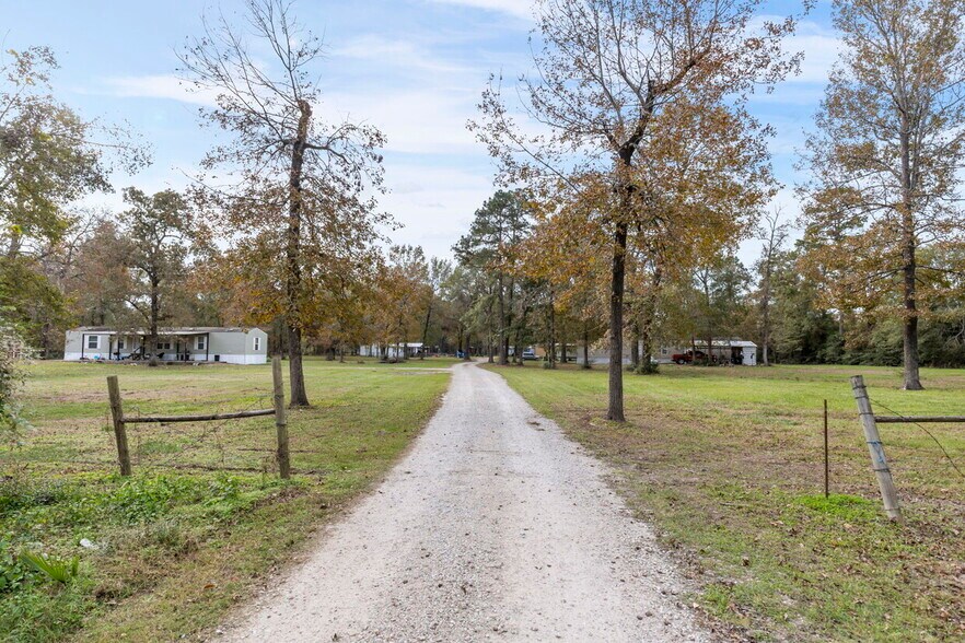 More Photos Of 11454 Bonney, Conroe Multifamily For Sale
