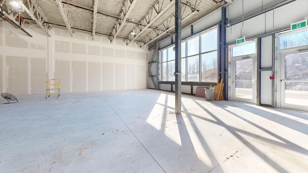 More Photos Of 100 Blvd Jean-Baptiste-Rolland O, Saint-jerome Unknown For Lease