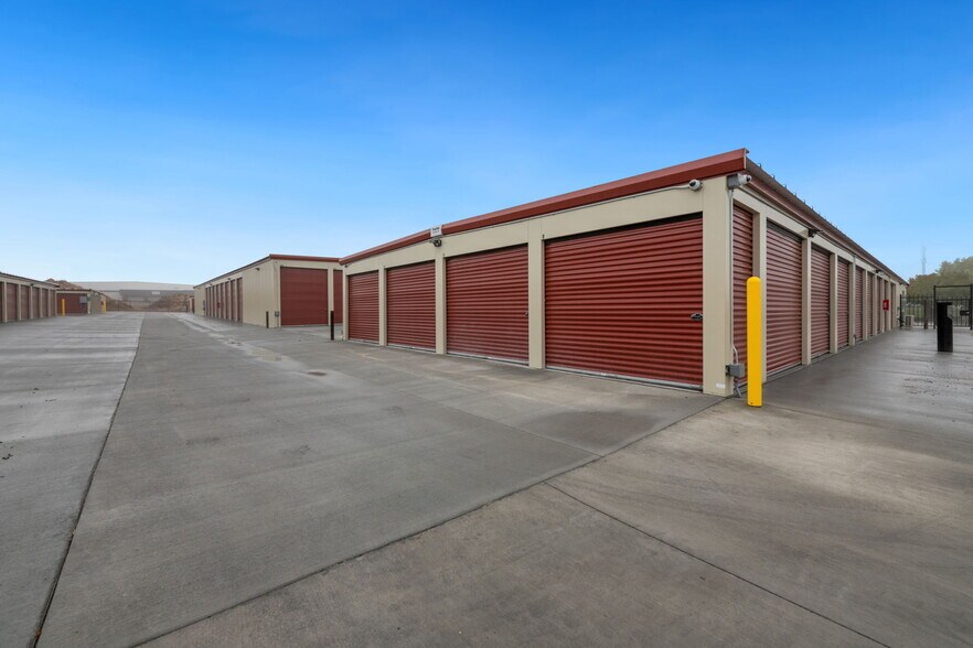 More Photos Of 1919 Wyott Dr, Cheyenne Self Storage For Sale