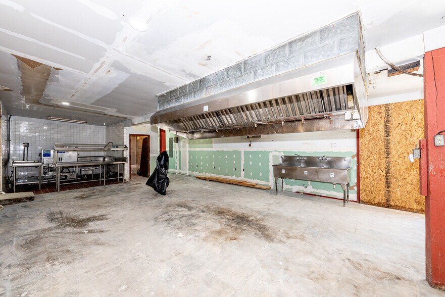 More Photos Of 8123 E Lamar Alexander Pky, Townsend Restaurant For Sale