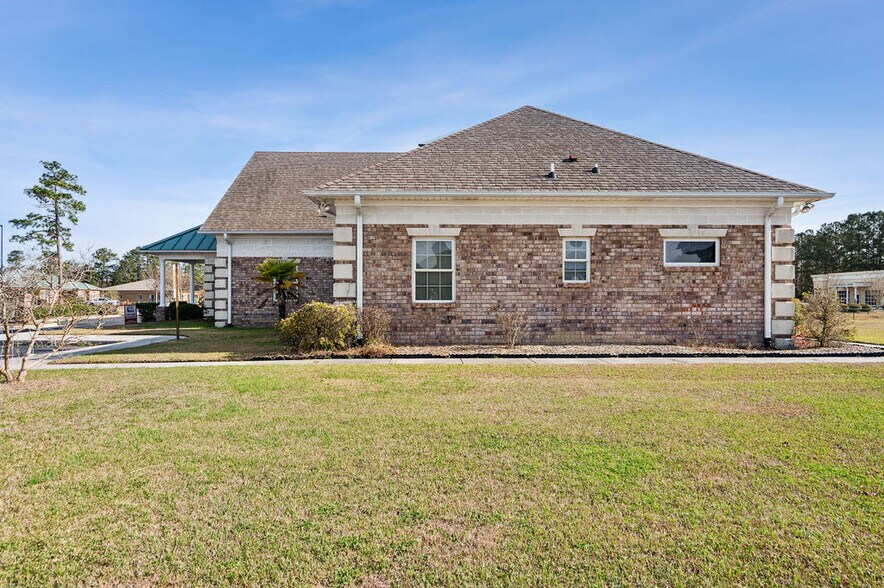 More Photos Of 43 Office Park Dr, Jacksonville Medical For Lease