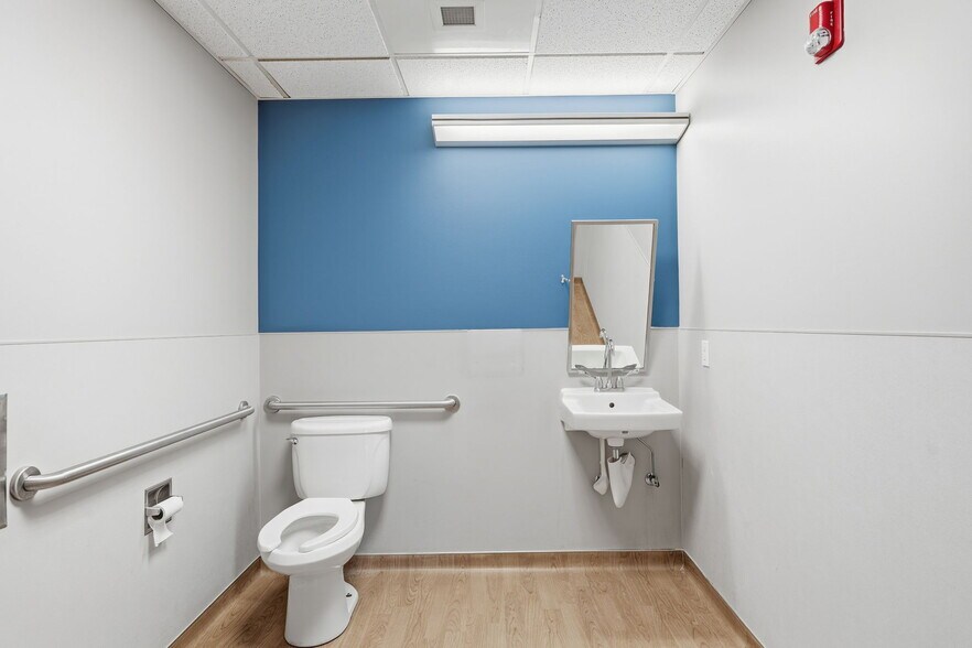 More Photos Of 6825 Burden Blvd, Pasco Medical For Sale