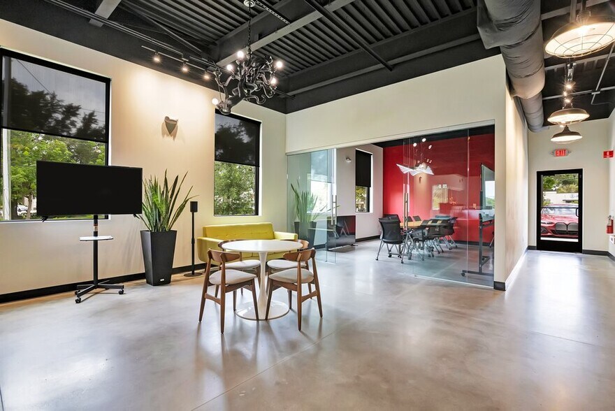 More Photos Of 311 N Cumberland Ave, Ocoee Office For Sale