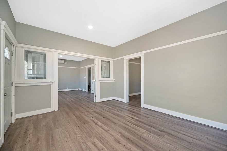 More Photos Of 19435 East St, Woodland Specialty For Sale