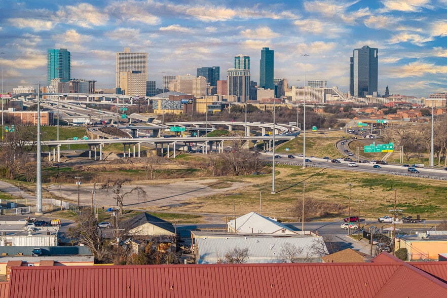 More Photos Of 1808 Bomar Ave, Fort Worth General Retail For Sale