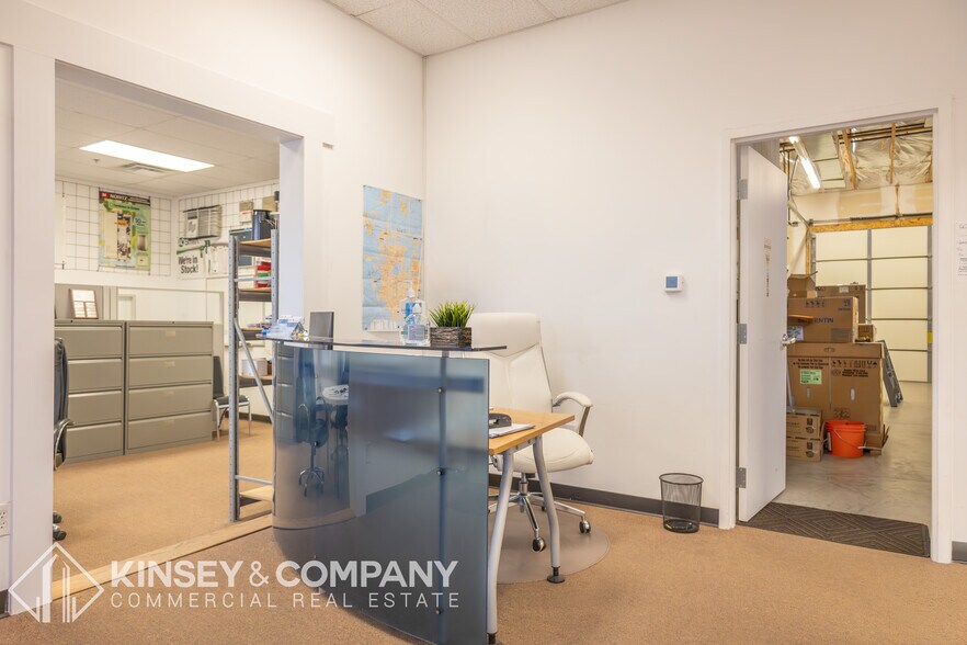 More Photos Of 12295 N Pennsylvania St, Thornton Showroom For Sale