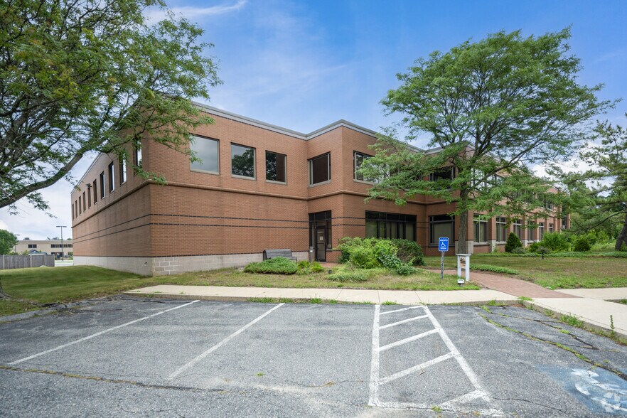 More Photos Of 225 Beal St, Hingham Warehouse For Lease