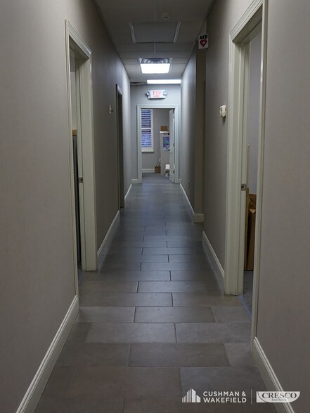 More Photos Of 1213-1385 Rockside Rd, Parma Flex For Sale