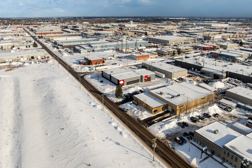 More Photos Of 1550-1560 Rue Michelin, Laval Self Storage For Sale