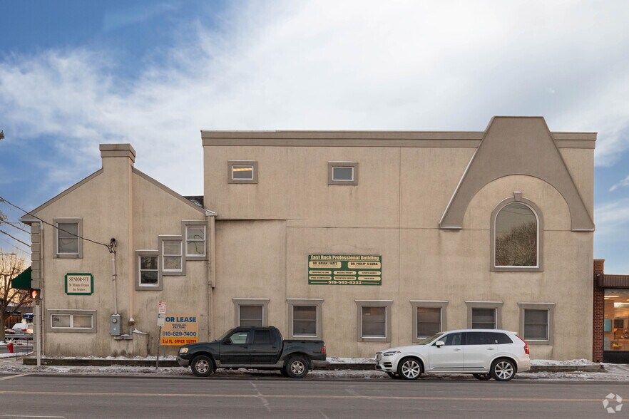 More Photos Of 559 Atlantic Ave, East Rockaway Medical For Lease