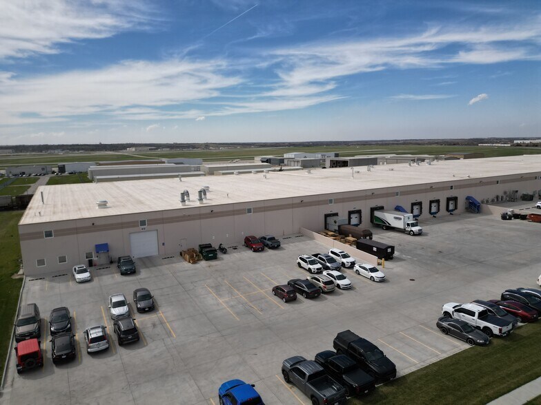 More Photos Of 4455 NW 14th St, Lincoln Warehouse For Sale
