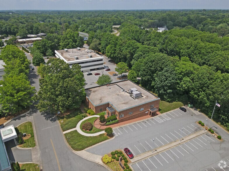 More Photos Of 130 Charlois Blvd, Winston-Salem Medical For Sale