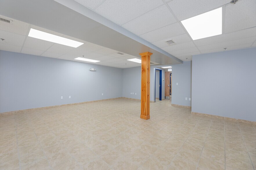 More Photos Of 411 Commerce Ln, West Berlin Medical For Sale