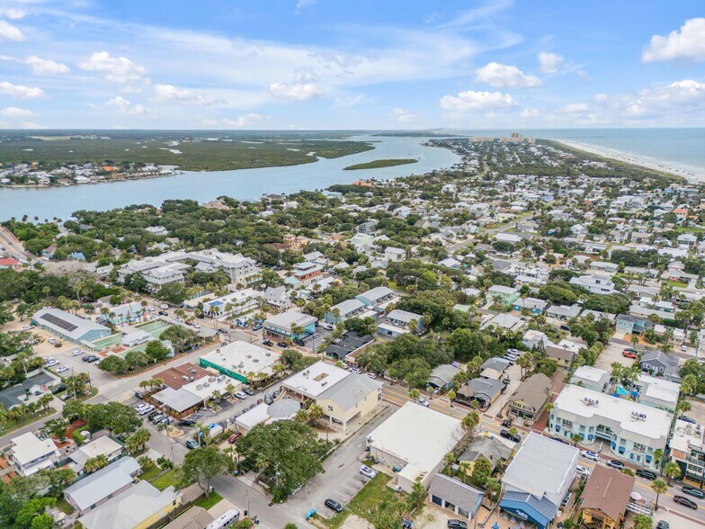 More Photos Of 304 Flagler Ave, New Smyrna Beach Storefront For Sale
