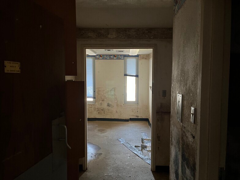 More Photos Of 407 E Ash St, Perry Medical For Sale