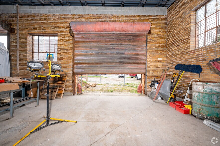 More Photos Of 229 W 1st St, Bloomington Restaurant For Lease