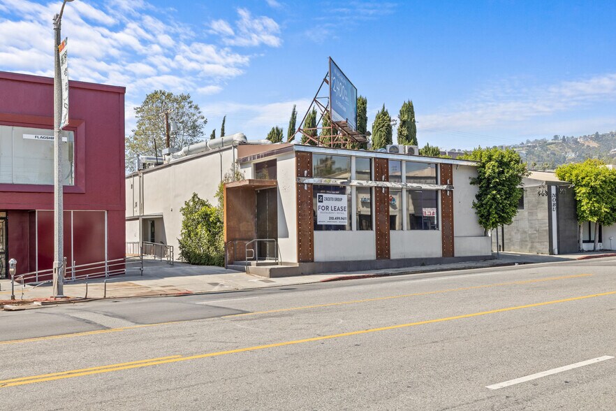 Primary Photo Of 861 N La Cienega Blvd, Los Angeles Restaurant For Lease
