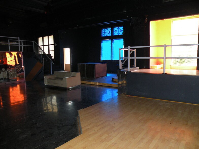 More Photos Of 226-228 5th Ave S, Clinton Bar For Sale