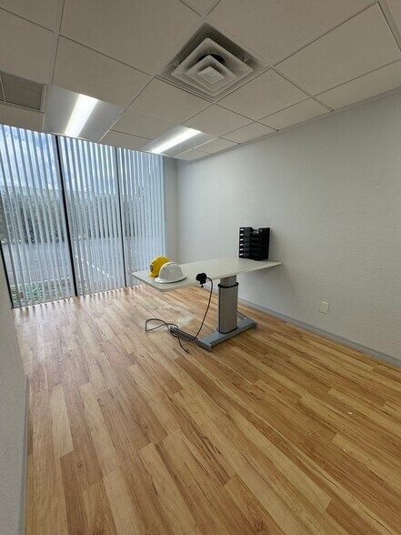 More Photos Of 3111 Fortune Way, Wellington Warehouse For Lease