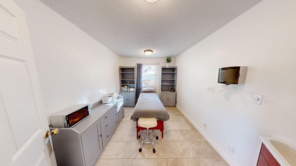 More Photos Of 191 Wyoming St, Lander Office For Sale
