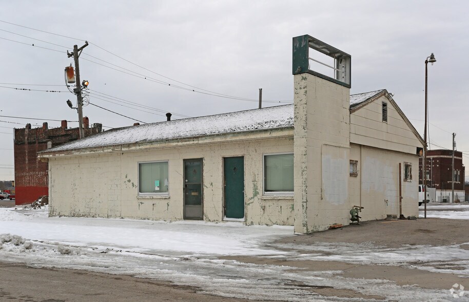 Primary Photo Of 41 Lyon Ave, Kansas City Parking Lot For Lease