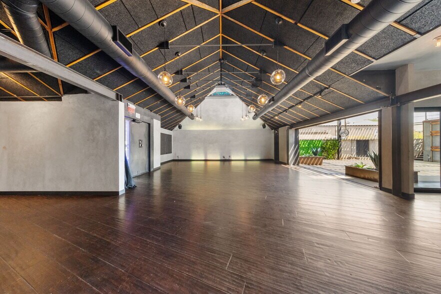 More Photos Of 553 California Ave, Boulder City Restaurant For Sale