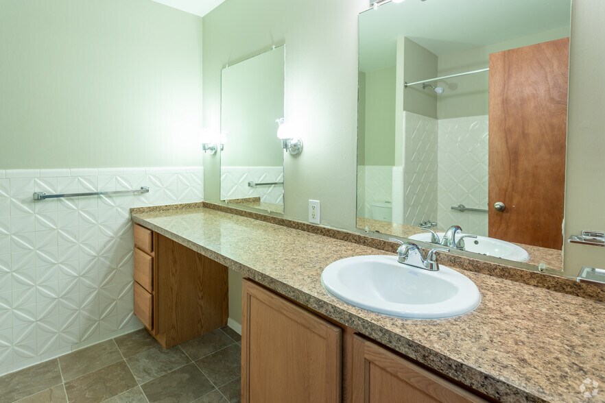 More Photos Of 20600 Balfour St, Harper Woods Apartments For Sale