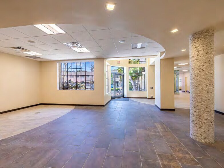 More Photos Of 310 Broadway St, Laguna Beach Storefront Retail Office For Sale