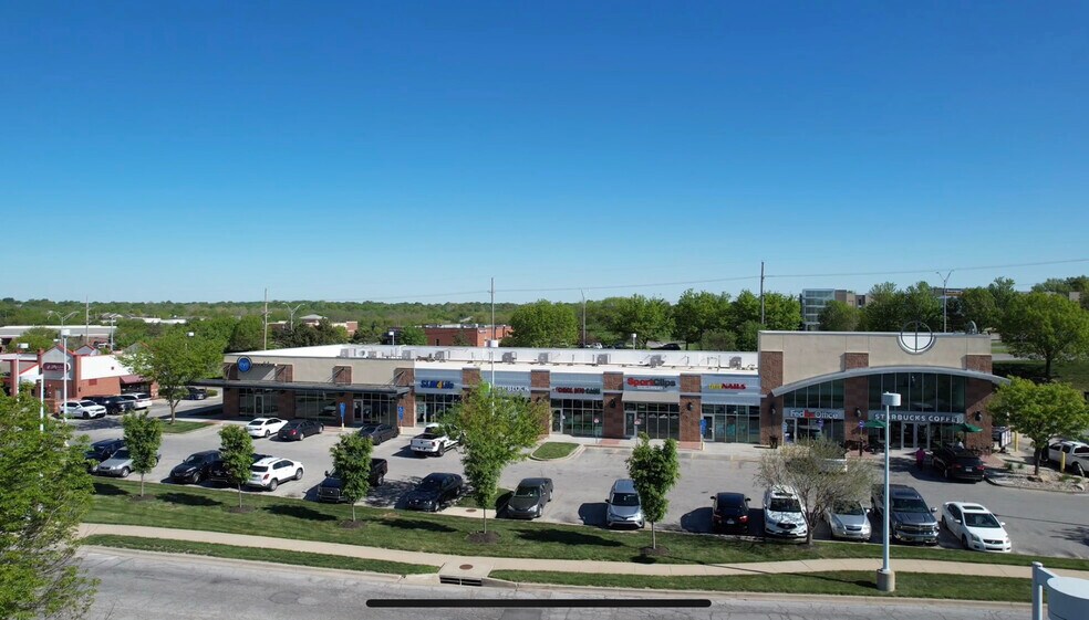Primary Photo Of 15225-15257 W 135th St, Olathe General Retail For Sale