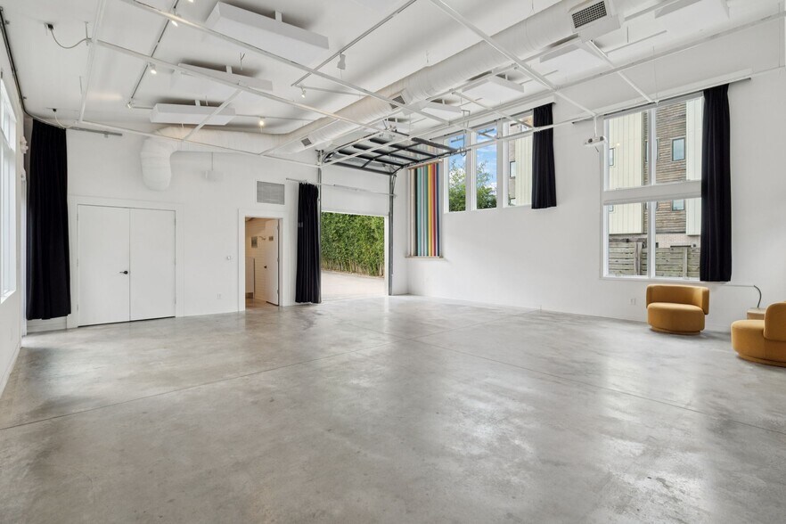 More Photos Of 2517 White Ave, Nashville Office Residential For Sale