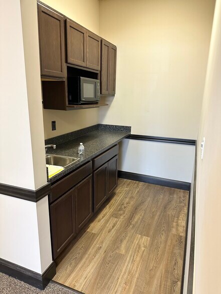 More Photos Of 7540 Sawmill Pky, Powell Medical For Sale