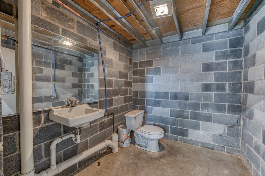 More Photos Of 3545 W Market St, Johnson City Industrial For Sale