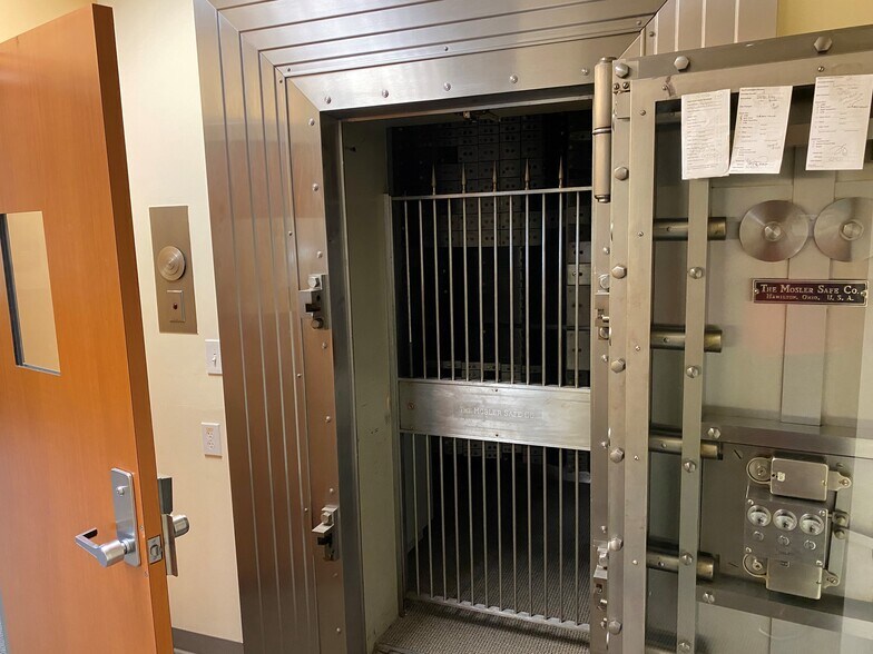 More Photos Of 1602 Walton Way, Augusta Bank For Sale