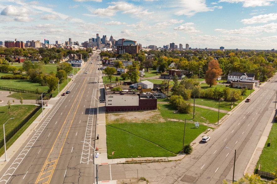 More Photos Of 4515 Grand River Ave, Detroit Freestanding For Lease