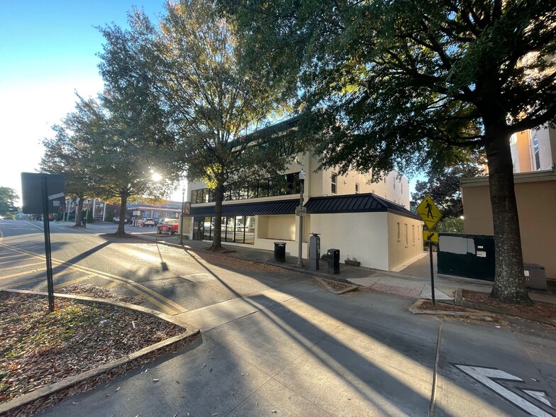 More Photos Of 235 E Ponce de Leon Ave, Decatur Office For Lease