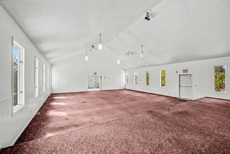 More Photos Of 15924 PA-407 Sr, Fleetville Office For Sale