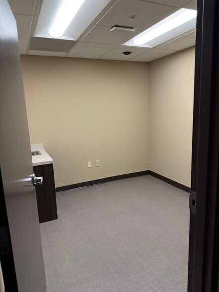 More Photos Of 1458-A N Lee Trevino Dr, El Paso Healthcare For Sale