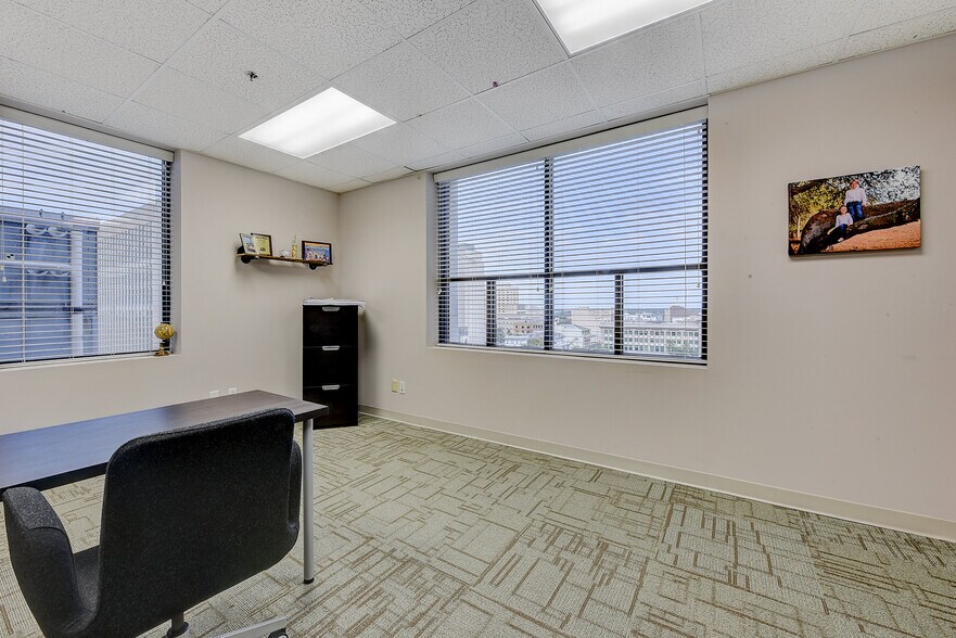 More Photos Of 118-120 W Adams St, Jacksonville Loft Creative Space For Lease