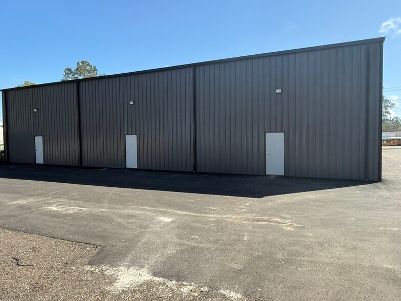More Photos Of 1372 Blountstown St, Tallahassee Warehouse For Lease