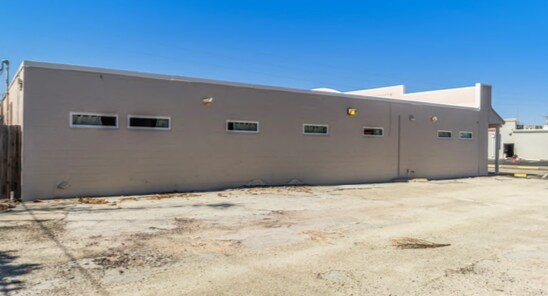More Photos Of 105-111 Cleveland Ave, Cocoa Beach Storefront For Lease