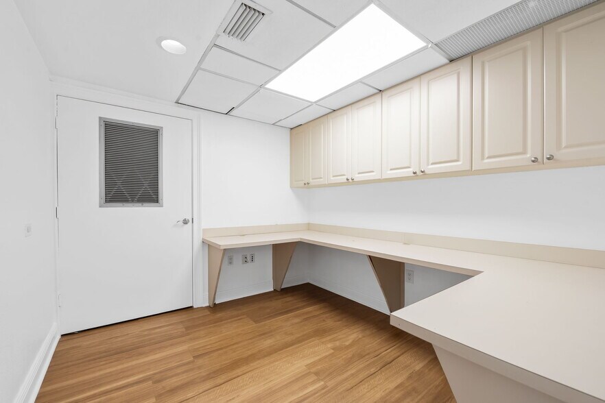 More Photos Of 100 SE 15th Ave, Fort Lauderdale Medical For Lease