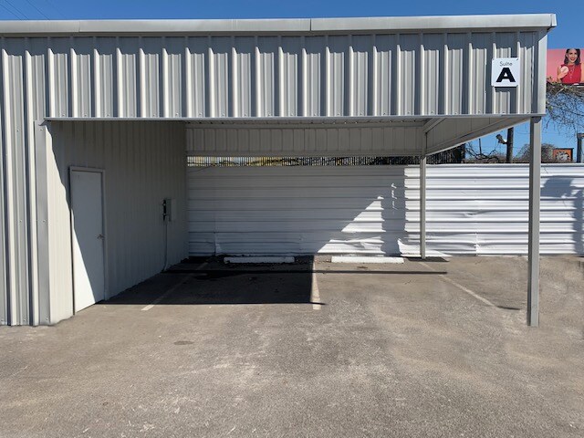 More Photos Of 5818 Southwest Fwy, Houston Showroom For Lease