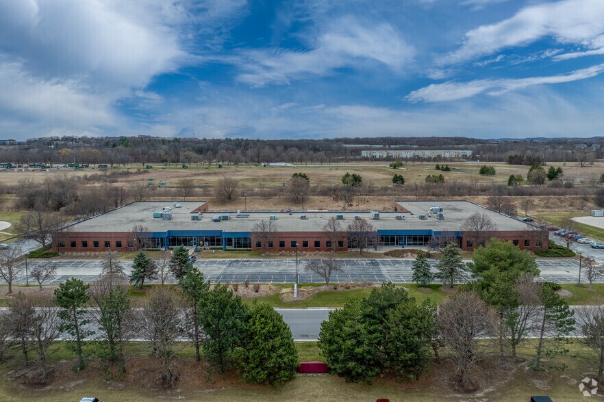 More Photos Of N25W23255 Paul Rd, Pewaukee Office For Sale