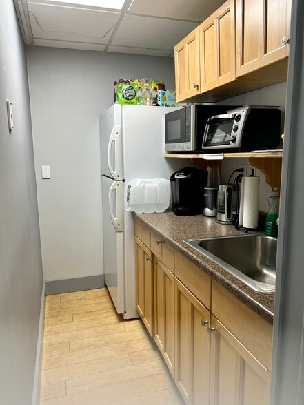 More Photos Of 1290 Flanders Rd, Riverhead Auto Repair For Sale